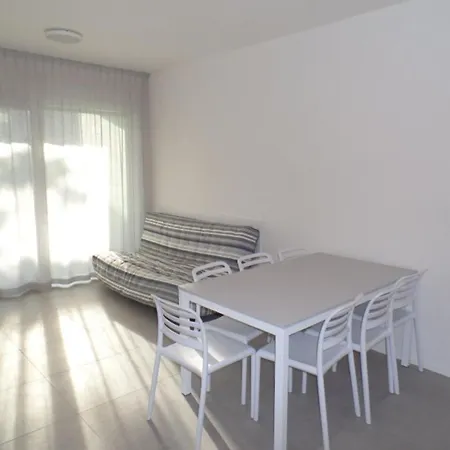 Bright Two-room Flat In A With Pool Apartment *