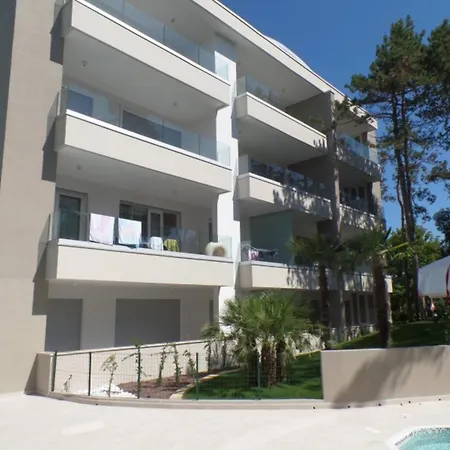Bright Two-room Flat In A With Pool Apartment *
